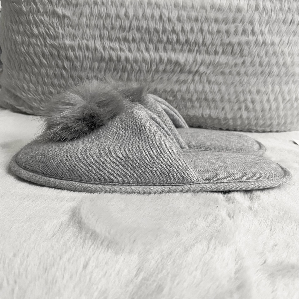 NWOT Victoria’s Secret Slippers